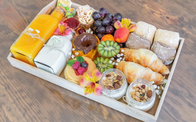 Miragaia Riverside Suites.