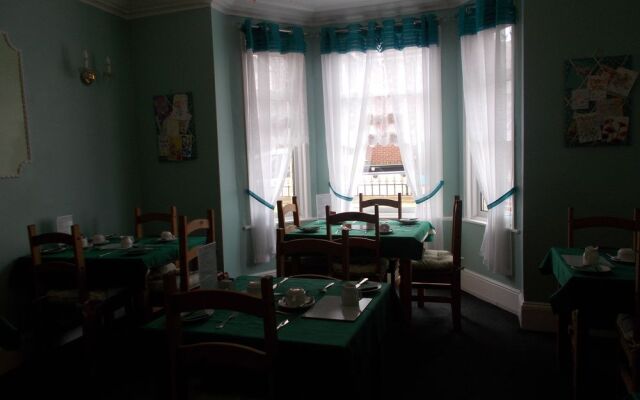 Twin Palms Guesthouse