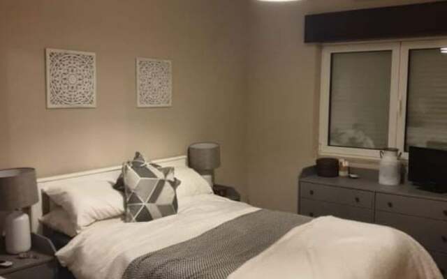 Stunning 2-bed House in Vendas Novas