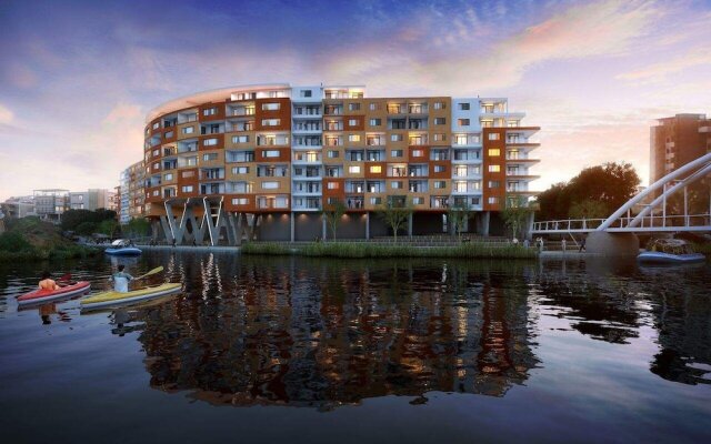 Blou Inn - Century City