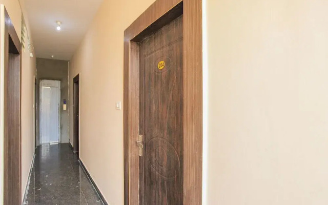 Oyo 18265 Golden Keys