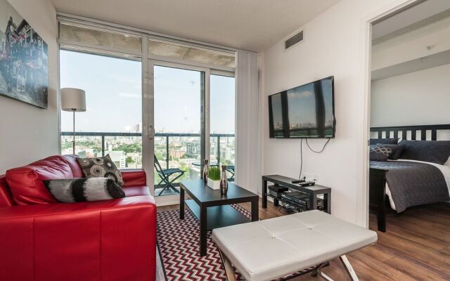 Life Suites Soho 2 Bed - 2 Bath CN Tower View