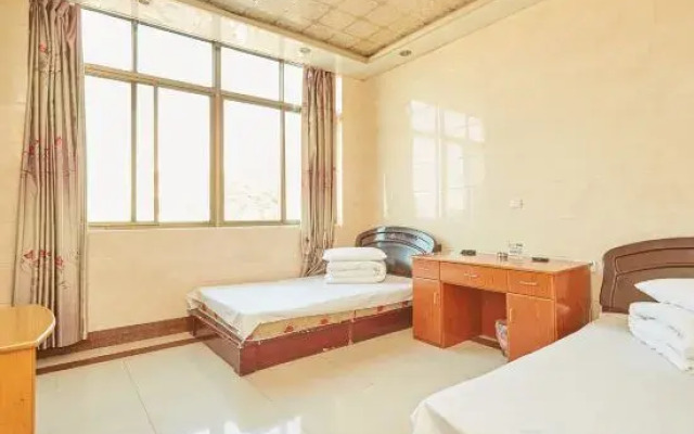 Chezhan Hotel (Shanghai Zhuhang Branch)