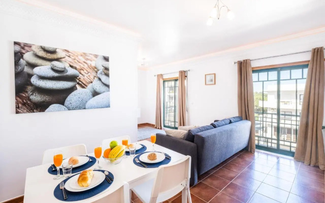 #020 Cozy and Pool 5min Olhos de Agua Beach