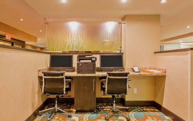 Spark by Hilton Bakersfield Central