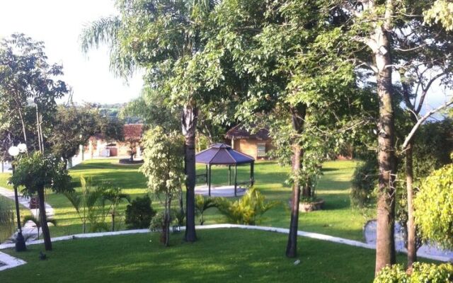 Jardi Hotel