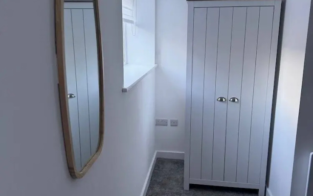 Hull Hideaway - Modern Apartment for 4
