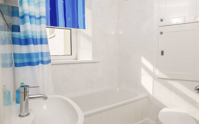 28 the Salcombe