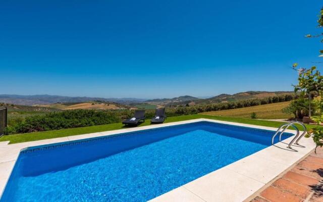 Casa El Trigal Villanueva de la Concepcion by Ruralidays