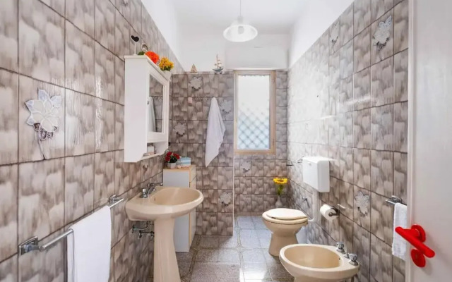 Sunny Haven Villa In Torre Lapillo