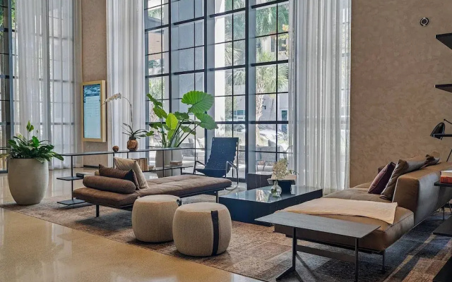 Luxury 1BR Penthouse, Bay & City Views Downtown