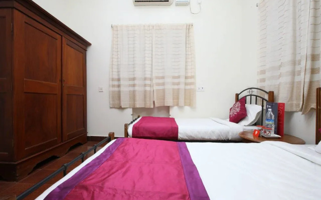 OYO Home 10497 Compact 2BHK Pondy White Town