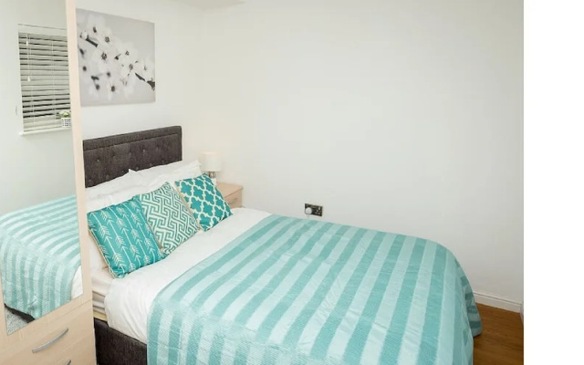 Walking Distance to Town With Free Parking