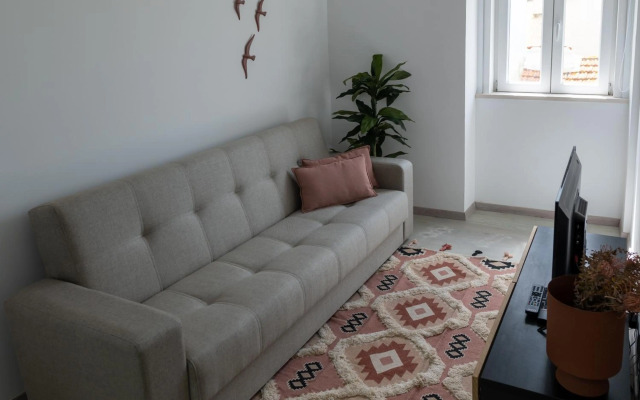 Feels Like Home Ajuda Modern Apartment