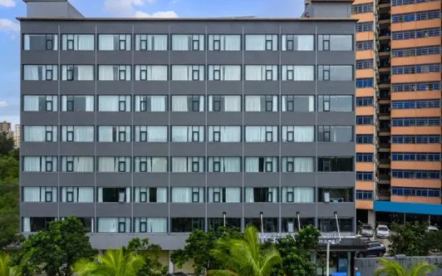 VX Hotel (Meilan Airport East Railway Station)