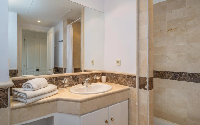 Elveria Hills excellent views