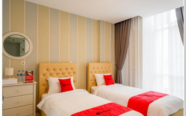 RedDoorz Plus @ Madukoro Raya Semarang