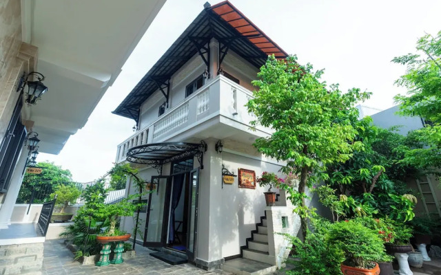 Iris Hill Villa Hue