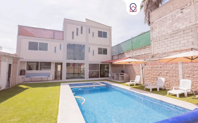 New Comfortable Retreat. Pool & BBQ
