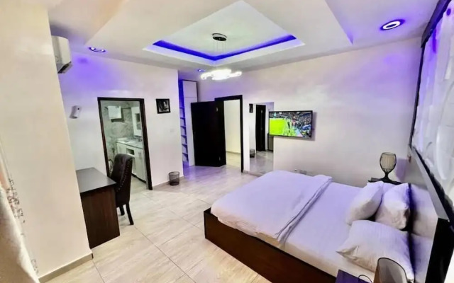 Ten15 Hotel & Suites
