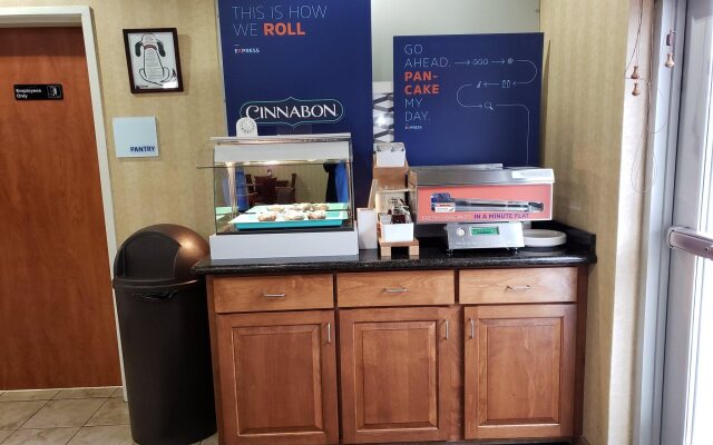 Holiday Inn Express & Suites Klamath Falls Central by IHG