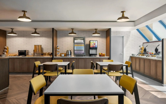 Fairfield by Marriott Inn & Suites Madison South