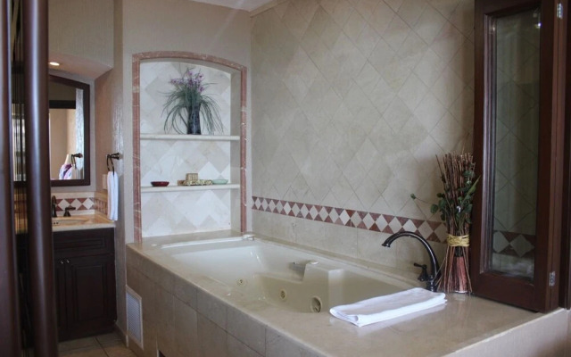 Sonoran Sky 2BR Upper 1007-v by Casago