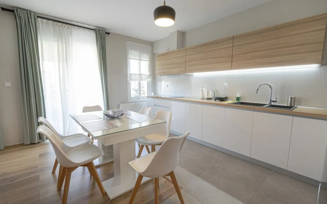 Simon Apartment by Rentalspro