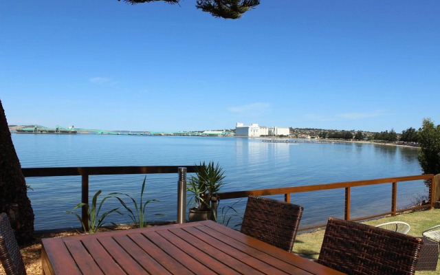 Bay 10 Accommodation
