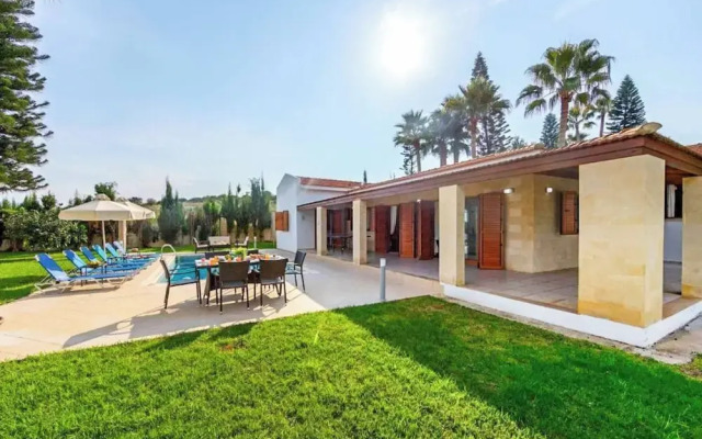 Villa Fostira
