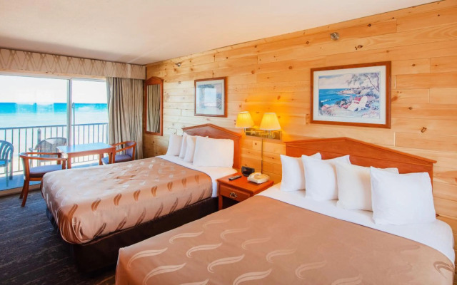 Quality Inn & Suites Mackinaw City Beachfront