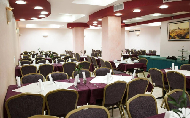 Victoria Hotel