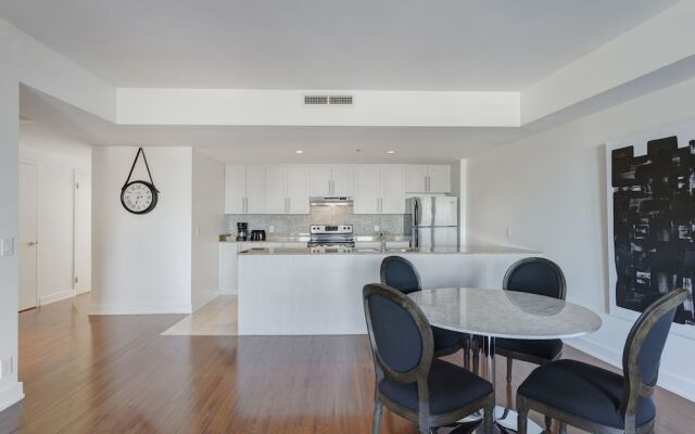 Palais-des-Congrès Furnished Suites by Hometrotting