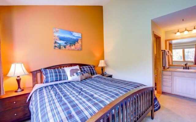 2 Bedroom Mountain Condo in Lakeside Village Near Keystone Lake with Complimentary Shuttle Service