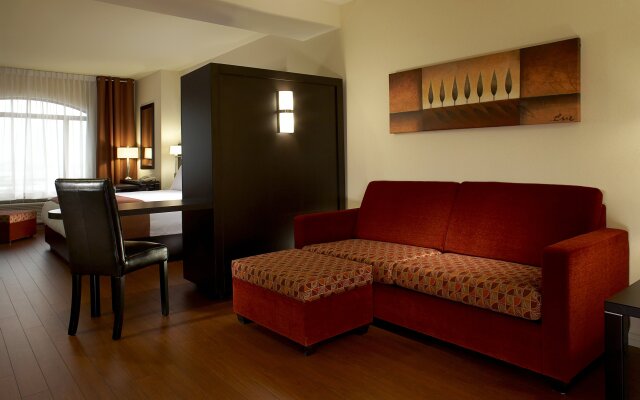 Holiday Inn Hotel & Suites Montreal Airport by IHG