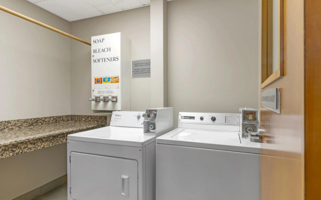 Best Western Plus Pembina Inn & Suites