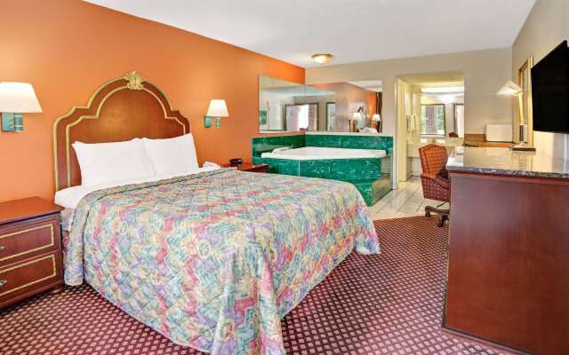 Travelodge by Wyndham Sellersburg / Louisville North