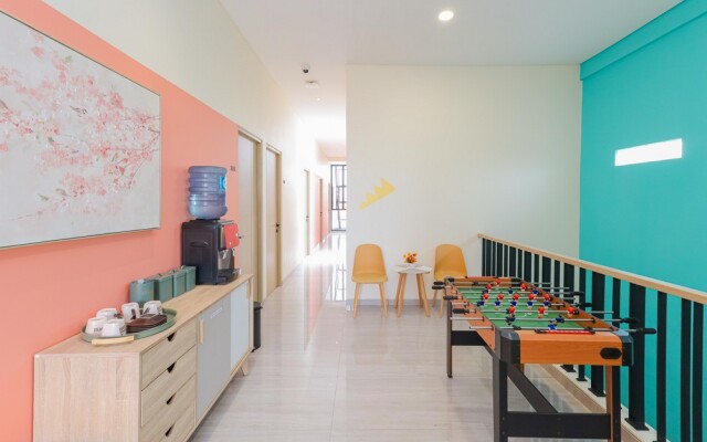 Sans Hotel Clover Ace Surabaya by RedDoorz