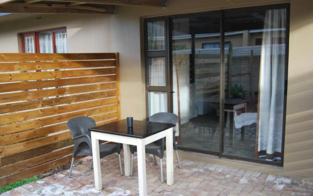 14 Cluster House & Studio