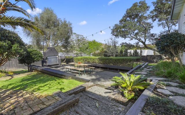 Grey Lynn - Grandeur - Cafe Lifestyle