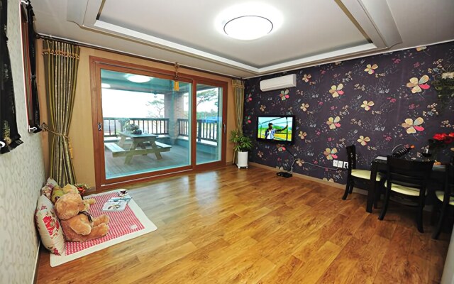 Yeongdeok Green Garden Pension