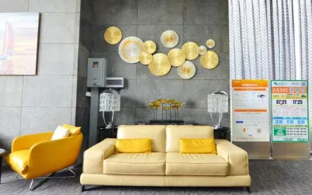 Huamao Yunshang Executive Apartment