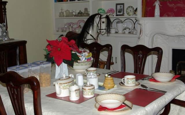 Limpert Bay Guest House