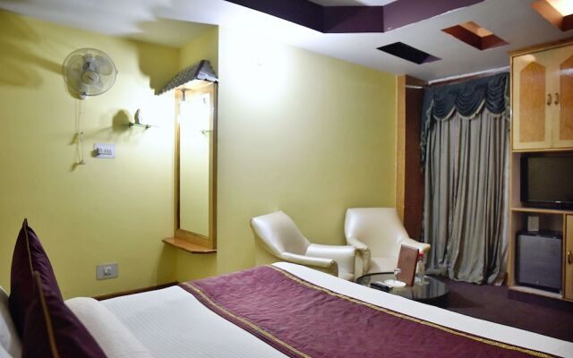 OYO 3361 Hotel Kapital