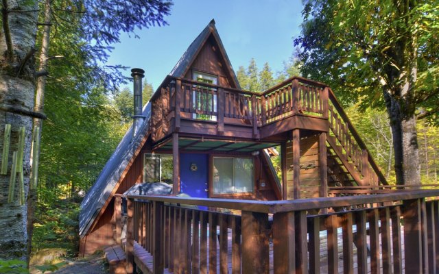 Alpine A-Frame - Two Bedroom Cabin with Hot Tub