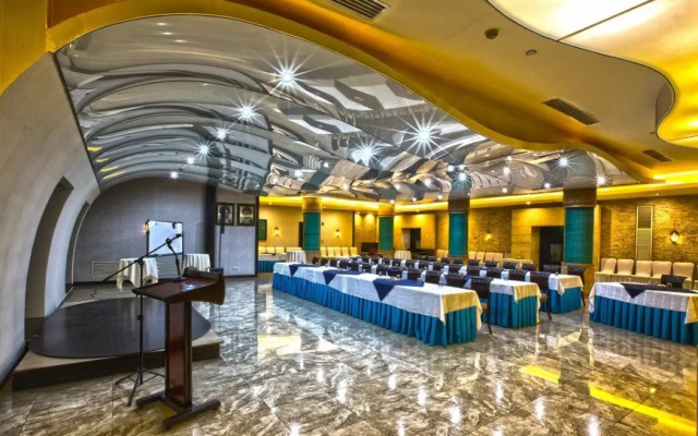 Parsian Evin Hotel