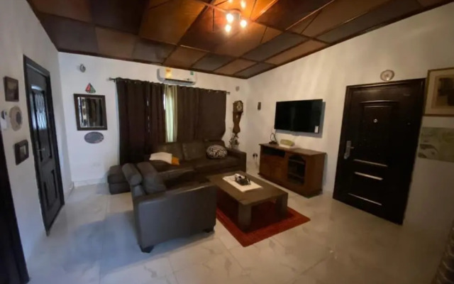 Stunning 2-bed House in Madina