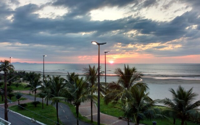 Apto. Pé na areia com Churrasqueira