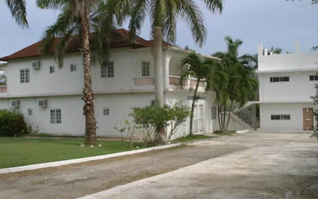 Executive Mamme Bay Hotel and Conference