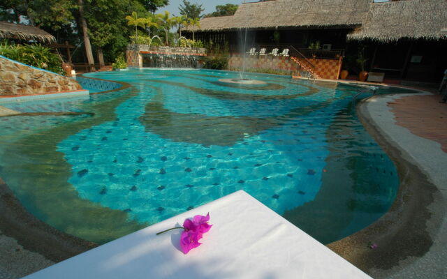 Kampung Tok Senik Hotel